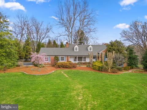 1000 Ashland Dr, Ashton, MD 20861