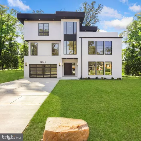 6912 Marbury Rd, Bethesda, MD 20817