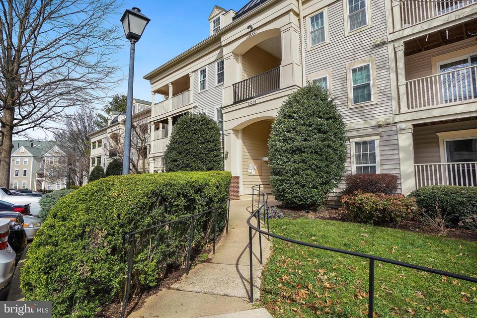  15309 Diamond Cove Ter #5-O, Rockville, MD 20850 photo 1