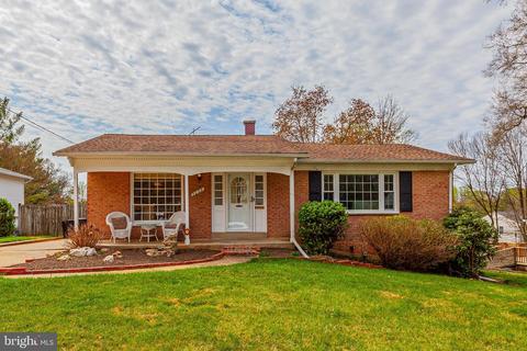 5000 Butternut Dr, Rockville, MD 20853