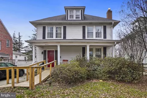 4422 Stanford St, Chevy Chase, MD 20815