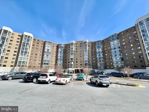 15100 Interlachen Dr #4-217, Silver Spring, MD 20906