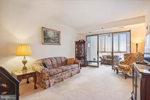 3210 N Leisure World Blvd #918, Silver Spring, MD 20906