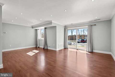 2303 Greenery Ln #T-2-4, Silver Spring, MD 20906 photo 6