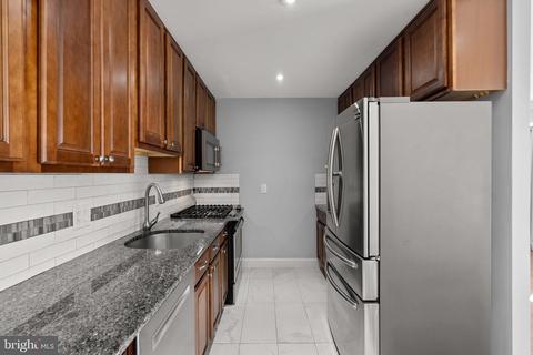 2303 Greenery Ln #T-2-4, Silver Spring, MD 20906 photo 12