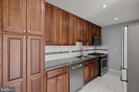 2303 Greenery Ln #T-2-4, Silver Spring, MD 20906 photo 11