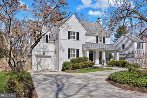 3503 Thornapple St, Chevy Chase, MD 20815