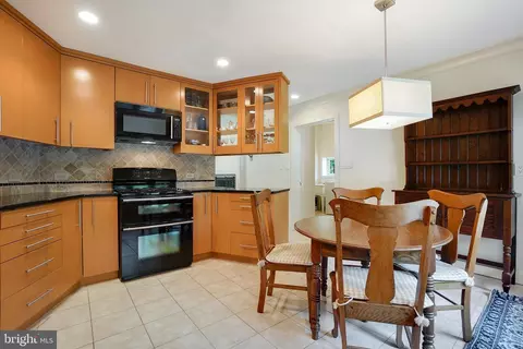 833 Bowie Rd, Rockville, MD 20852