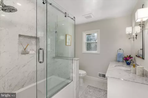 9706 Logan Dr, Potomac, MD 20854 photo 28