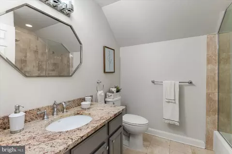 9706 Logan Dr, Potomac, MD 20854 photo 32