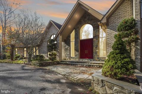 9708 Kendale Rd, Potomac, MD 20854