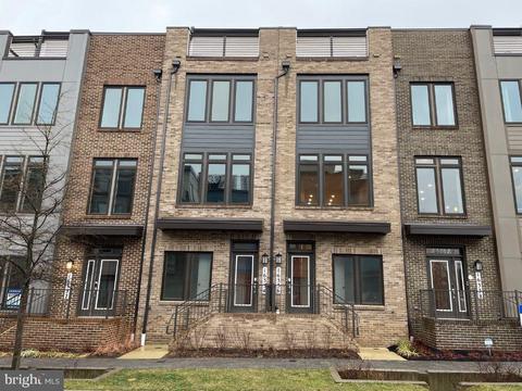 16336 Columbus Ave, Derwood, MD 20855