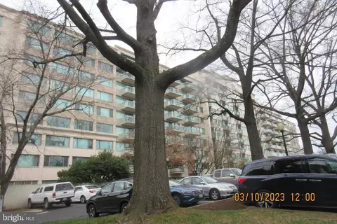 5450 Whitley Park Ter #506, Bethesda, MD 20814