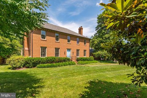 10017 Carmelita Dr, Potomac, MD 20854