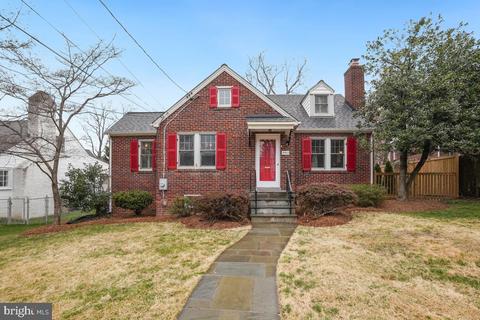 4407 Gladwyne Dr, Bethesda, MD 20814