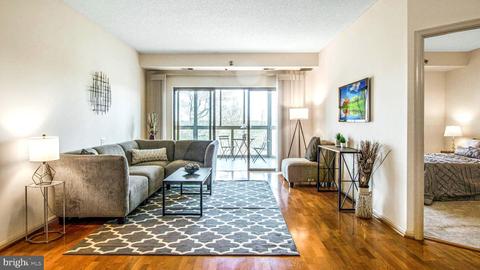 3005 S Leisure World Blvd #816, Silver Spring, MD 20906
