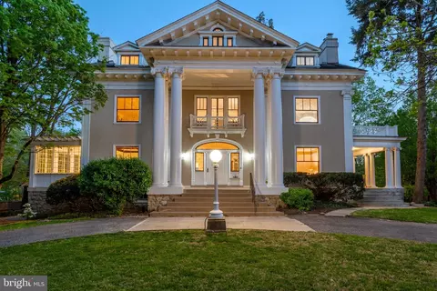 102 E Kirke St, Chevy Chase, MD 20815