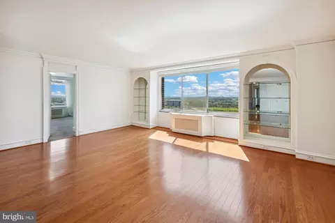 9701 Fields Rd #2405, Gaithersburg, MD 20878