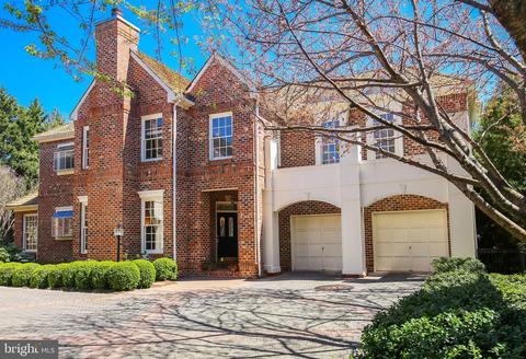 9118 Town Gate Ln, Bethesda, MD 20817