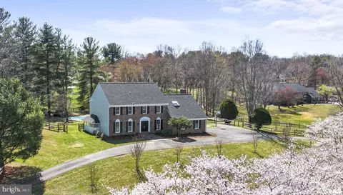 2 Glenhurst Ct, North Potomac, MD 20878