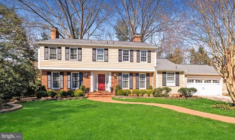 8000 Horseshoe Ln, Potomac, MD 20854