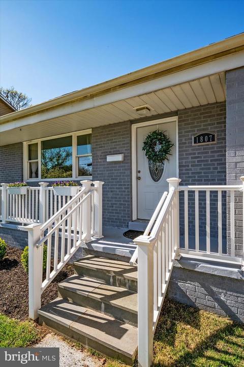 1807 Eldon Ln, Silver Spring, MD 20902 photo 2