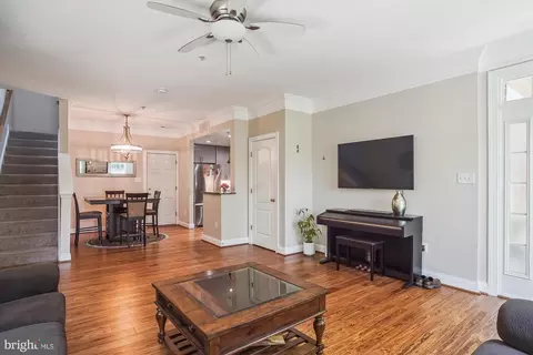 71 Swanton Mews #100, Gaithersburg, MD 20878