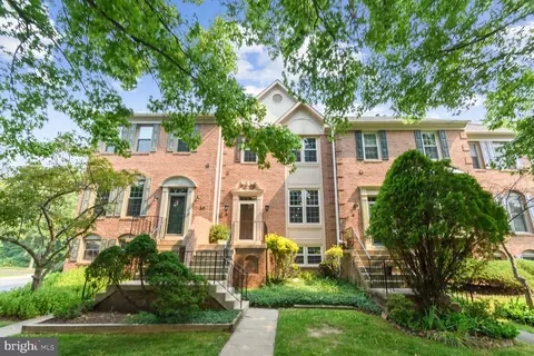 8 Torrance Ct, Kensington, MD 20895