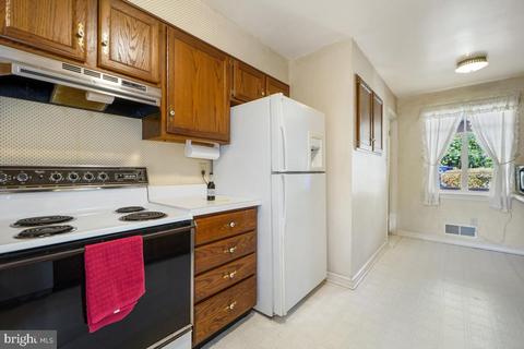8303 Hartford Ave, Silver Spring, MD 20910 photo 13