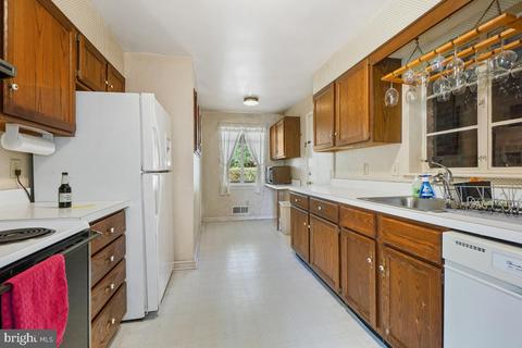 8303 Hartford Ave, Silver Spring, MD 20910 photo 12