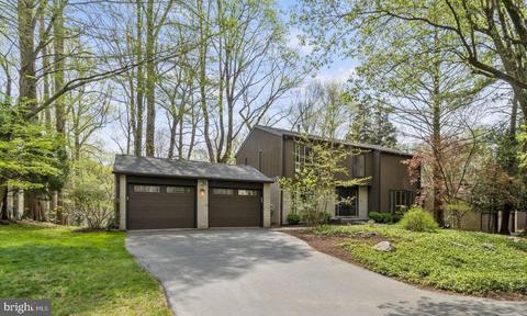 8706 Hidden Hill Ln, Potomac, MD 20854