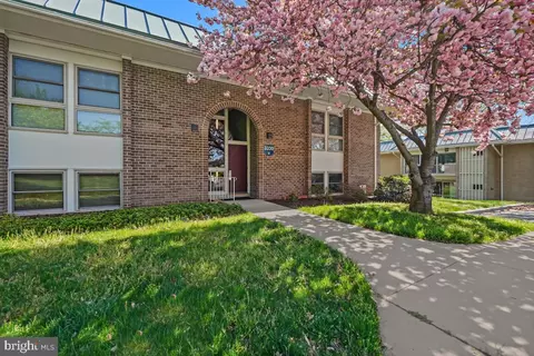 3330 Gleneagles Dr #68-1D, Silver Spring, MD 20906