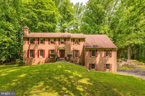 10129 Darmuid Green Dr, Potomac, MD 20854