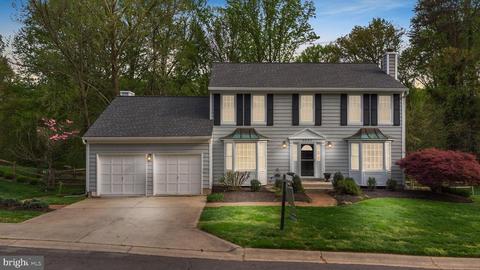 9832 Mainsail Dr, Gaithersburg, MD 20879