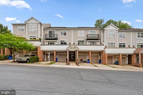 10319 Royal Woods Ct, Montgomery Village, MD 20886