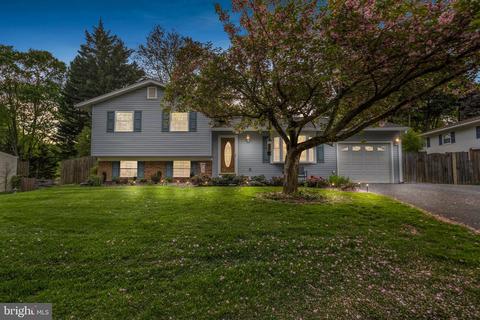 24004 Log House Rd, Gaithersburg, MD 20882