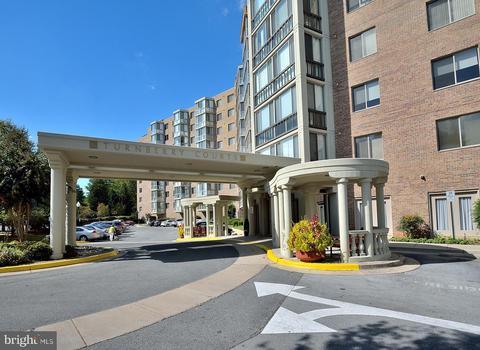 3005 S Leisure World Blvd #324, Silver Spring, MD 20906