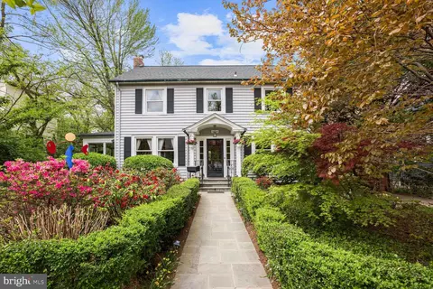6810 Florida St, Chevy Chase, MD 20815