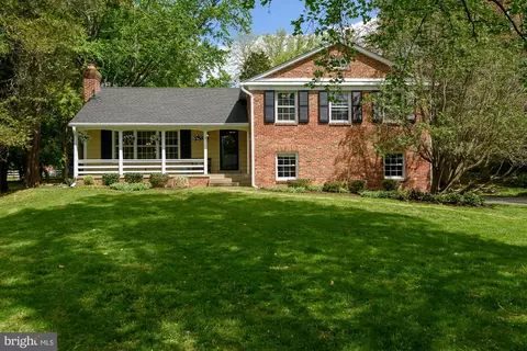 9633 Accord Dr, Potomac, MD 20854