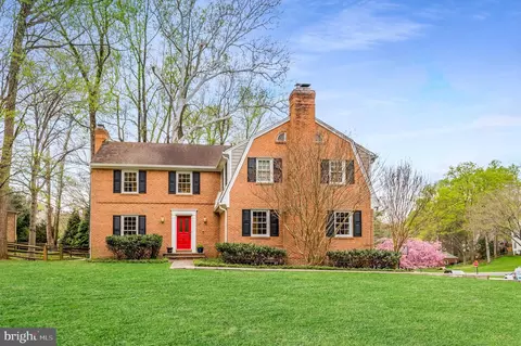 7500 Hackamore Dr, Potomac, MD 20854