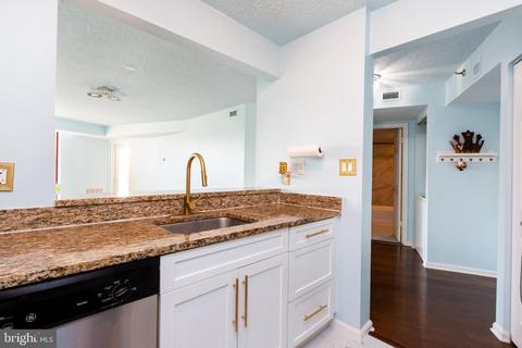 10101 Grosvenor Pl #1320, Rockville, MD 20852
