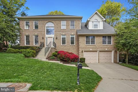 6811 Rannoch Rd, Bethesda, MD 20817