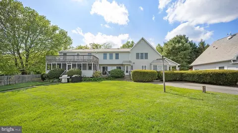 16039 Partnership Rd, Poolesville, MD 20837