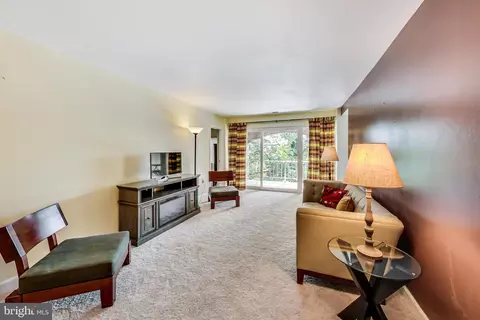 446 Girard St #313 (203 ON DOOR), Gaithersburg, MD 20877