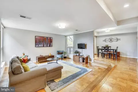 9901 Blundon Dr #7-202, Silver Spring, MD 20902