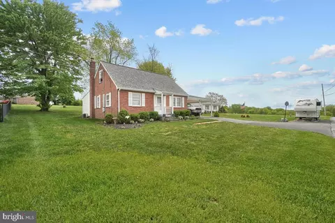 9210 Brown Church Rd, Mount Airy, MD 21771