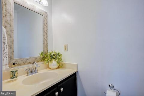 614 Suffield Dr, Gaithersburg, MD 20878 photo 9