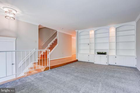 614 Suffield Dr, Gaithersburg, MD 20878 photo 2