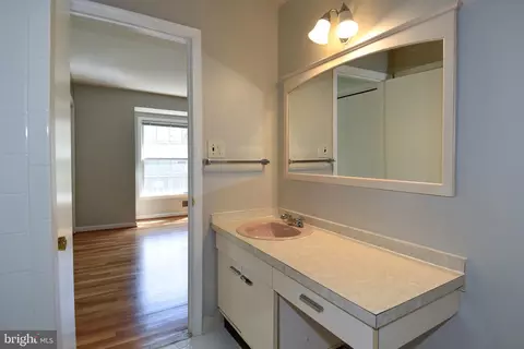 2106 Bucknell Ter #40, Silver Spring, MD 20902 photo 20