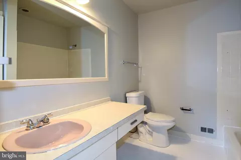 2106 Bucknell Ter #40, Silver Spring, MD 20902 photo 21